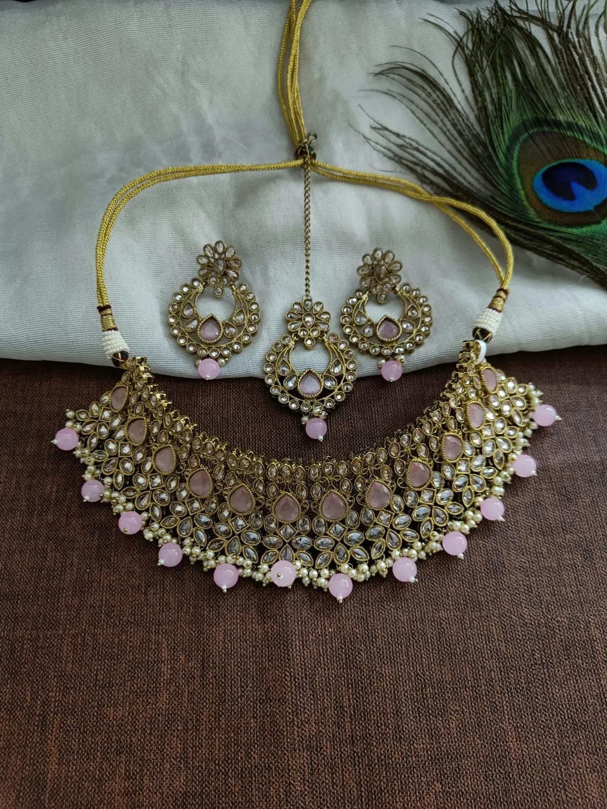 Elegant Mehandi Choker Set With Bridal Accessories
