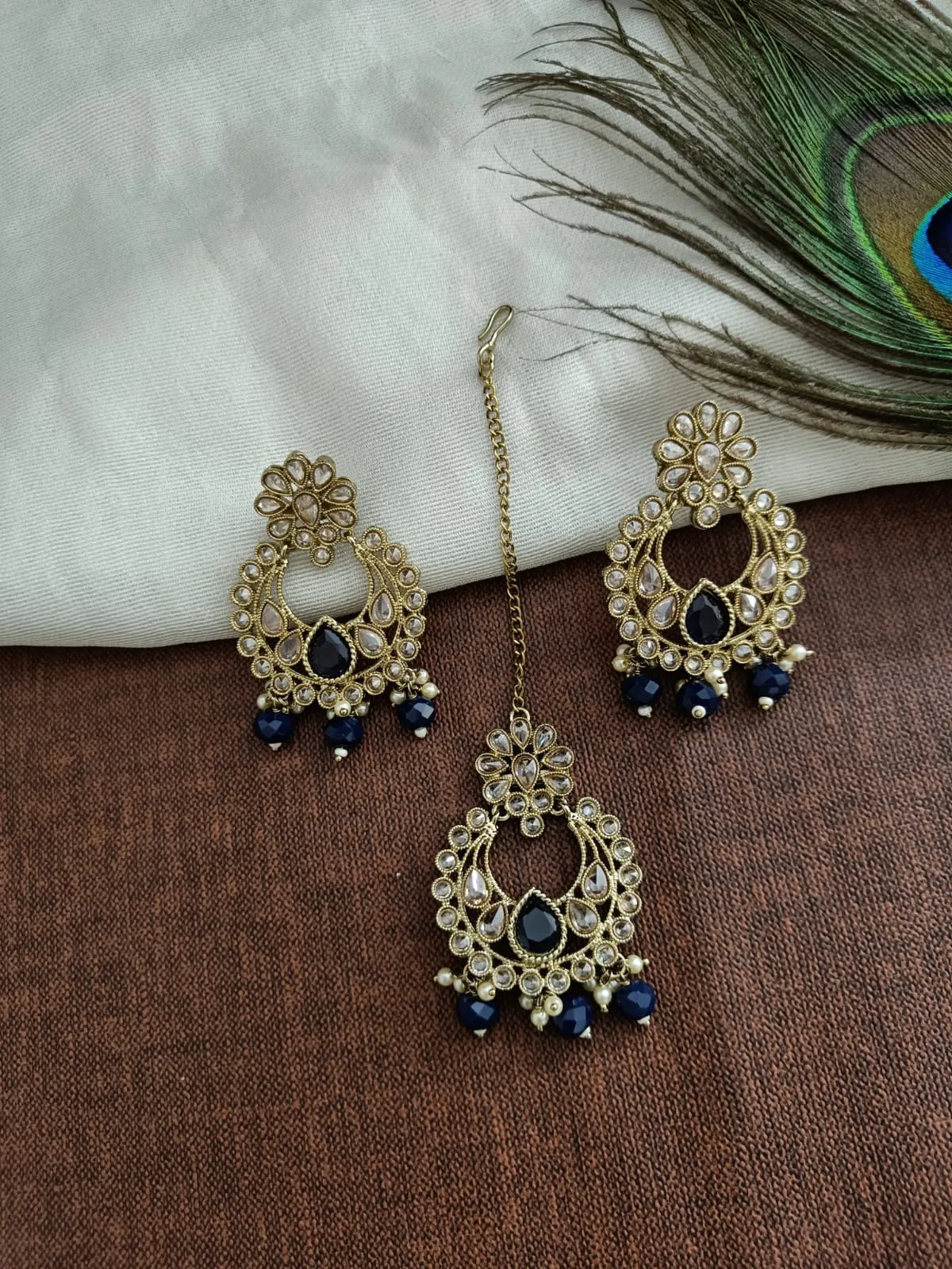 Elegant Mehandi Choker Set With Bridal Accessories