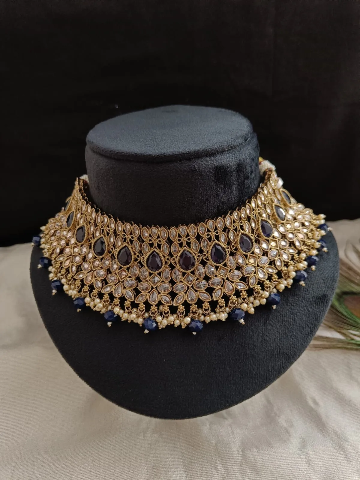 Elegant Mehandi Choker Set With Bridal Accessories