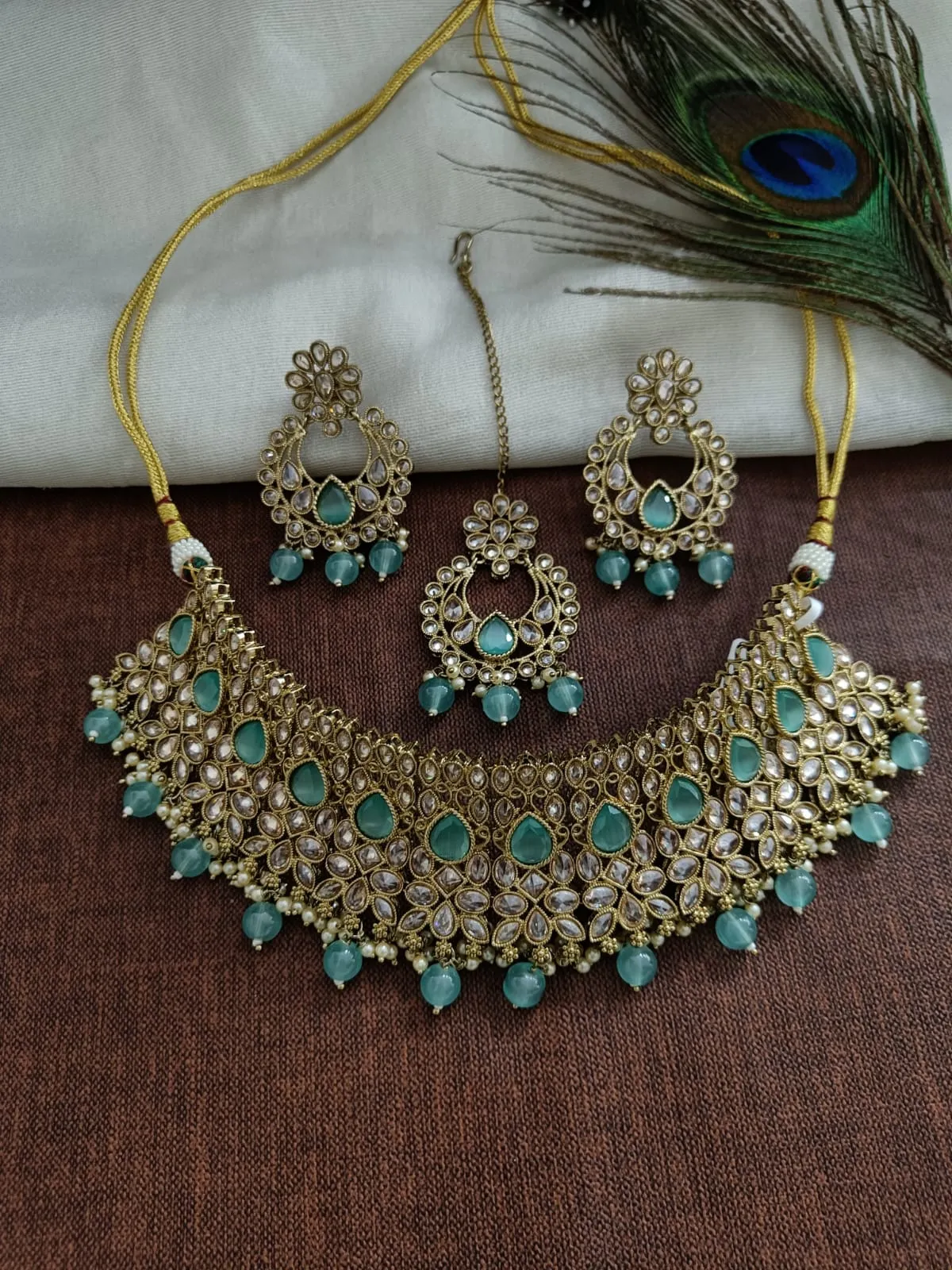 Elegant Mehandi Choker Set With Bridal Accessories