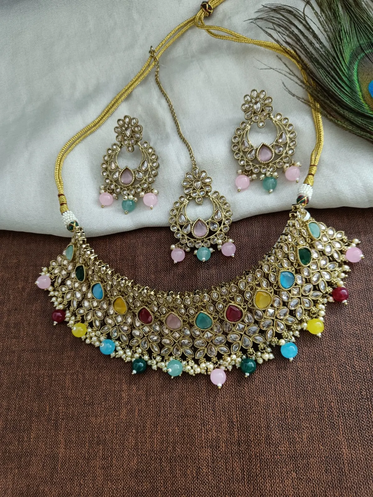 Elegant Mehandi Choker Set With Bridal Accessories
