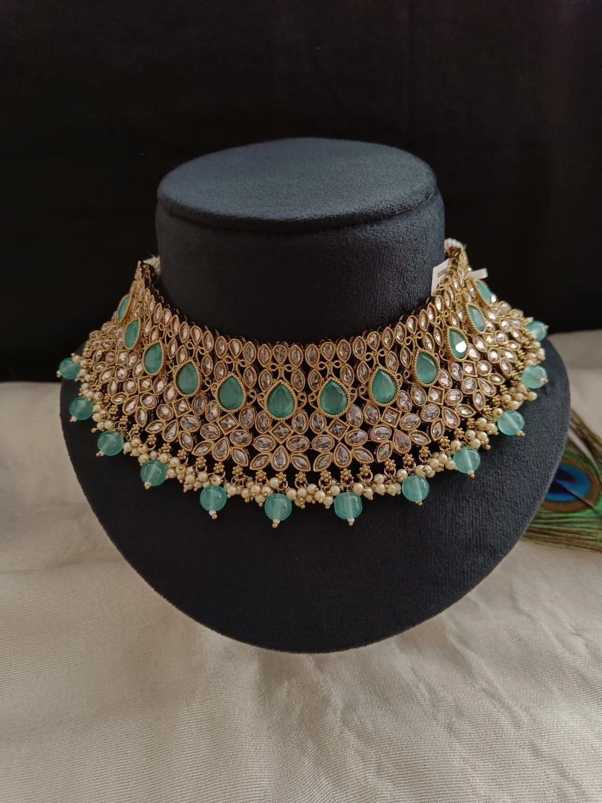 Elegant Mehandi Choker Set With Bridal Accessories