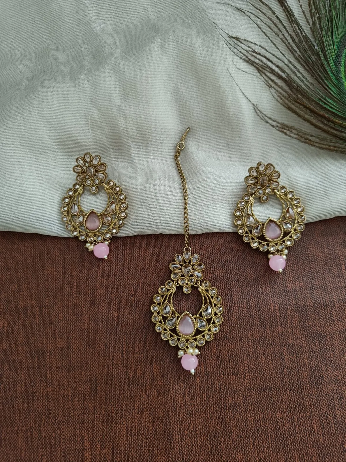 Elegant Mehandi Choker Set With Bridal Accessories
