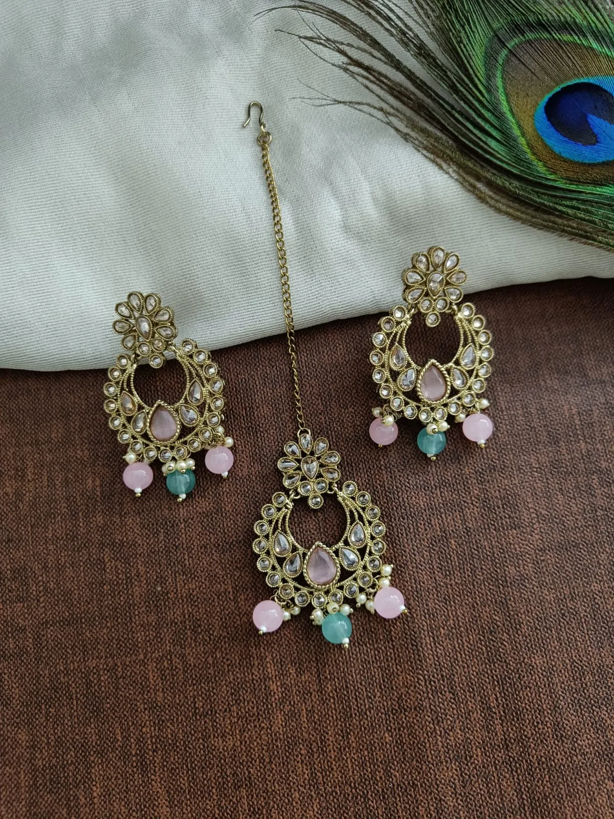 Elegant Mehandi Choker Set With Bridal Accessories