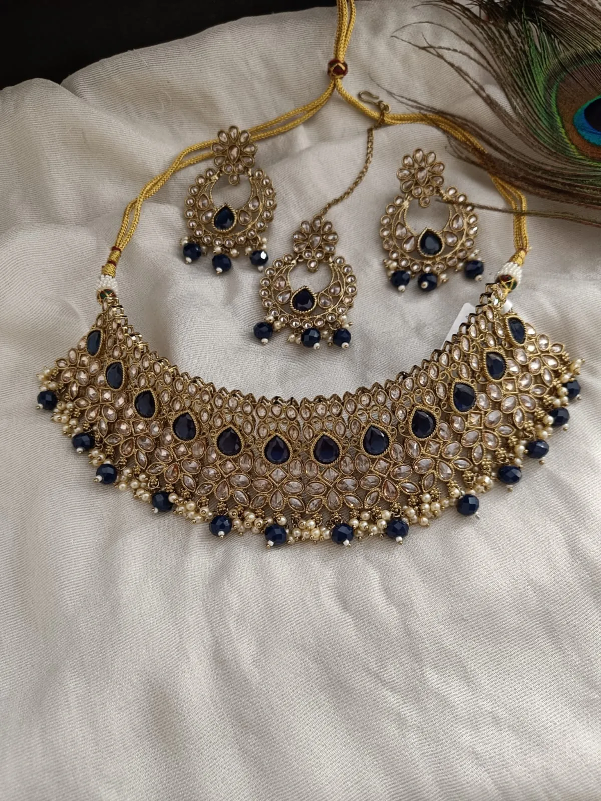 Elegant Mehandi Choker Set With Bridal Accessories