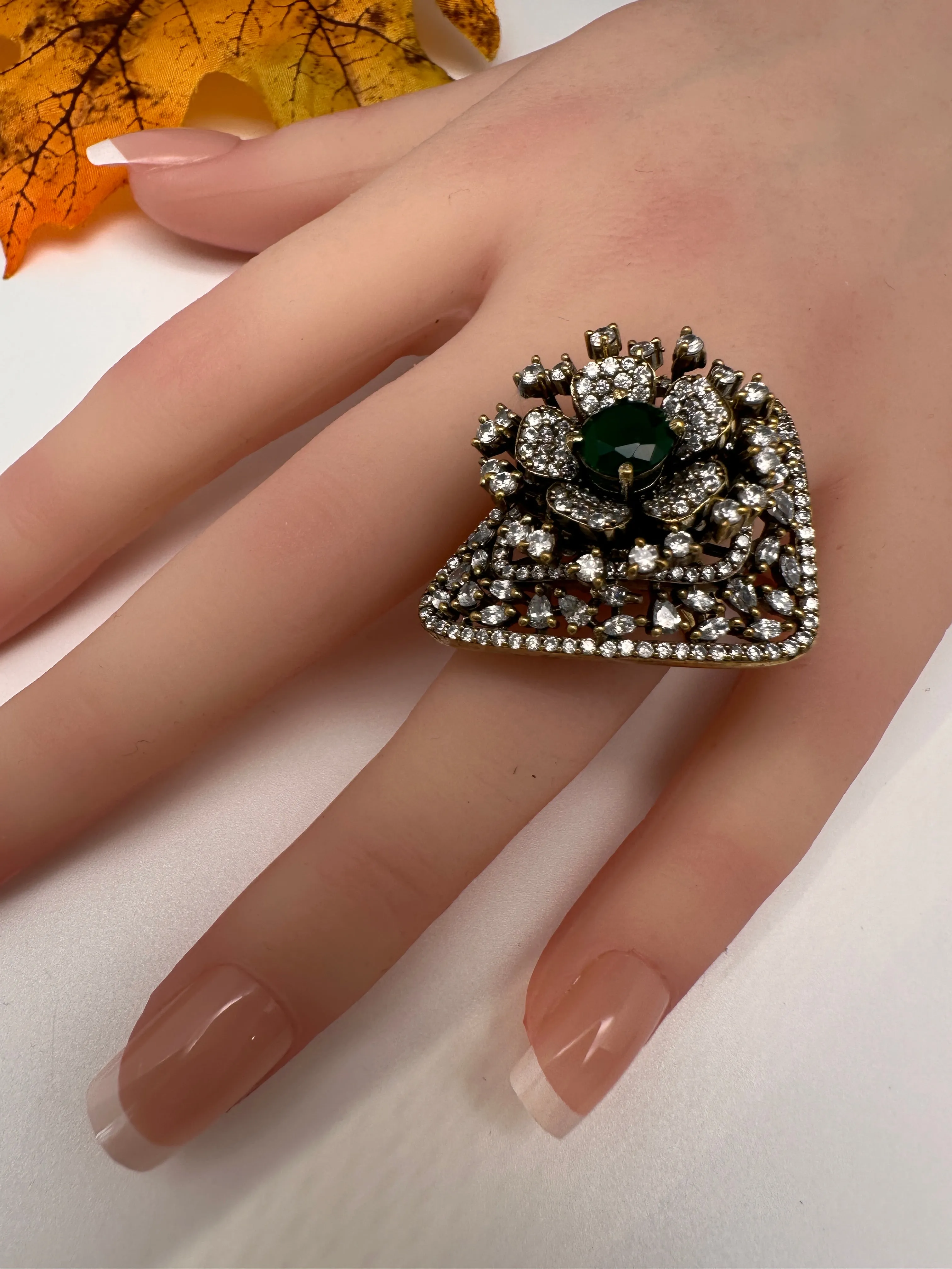 Victorian Color Stone Adjustable Color Stone Cocktail Ring